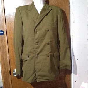 Medium brown buttoned coat